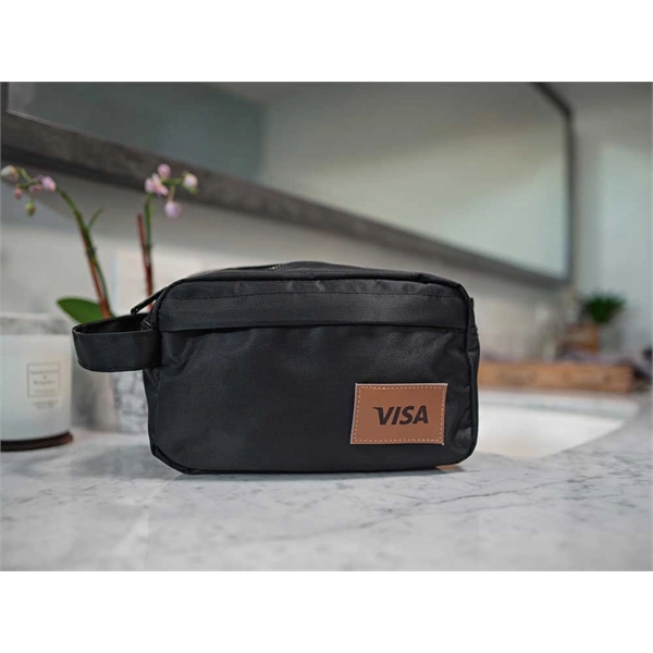 Black color option for Fort Point™ Dopp Kit