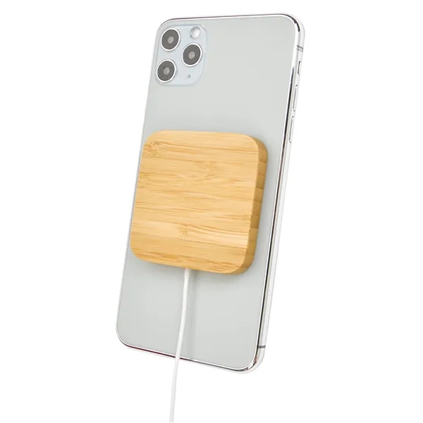 Natural color option for Good Value™ Bamboo Magnet Hold 15 W Wireless Charger