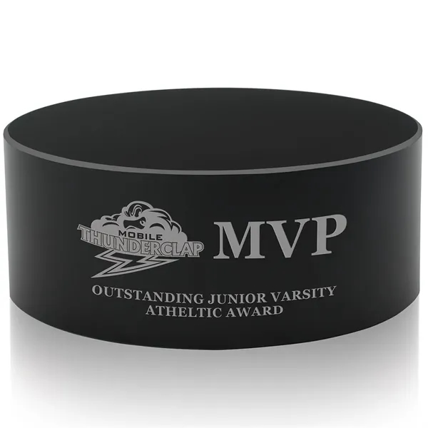 Black color option for Jaffa® Medium Cylinder Black Base