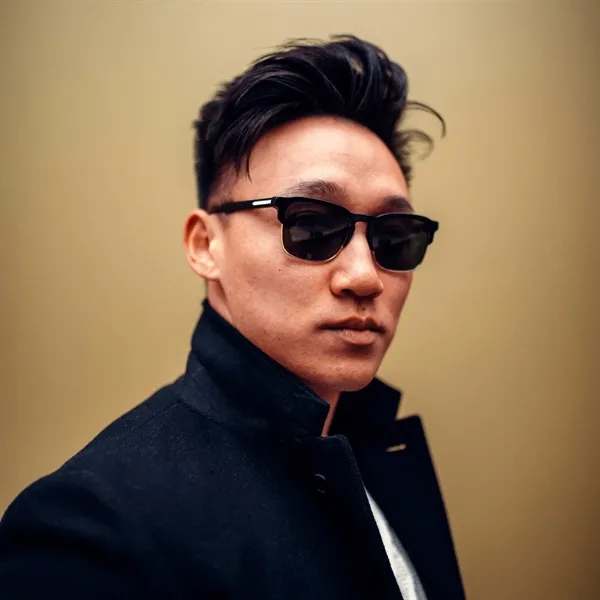 Black-Gold color option for Vincero Collective Men's Sunglasses 