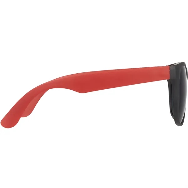 Red (Rd) color option for Retro Sunglasses