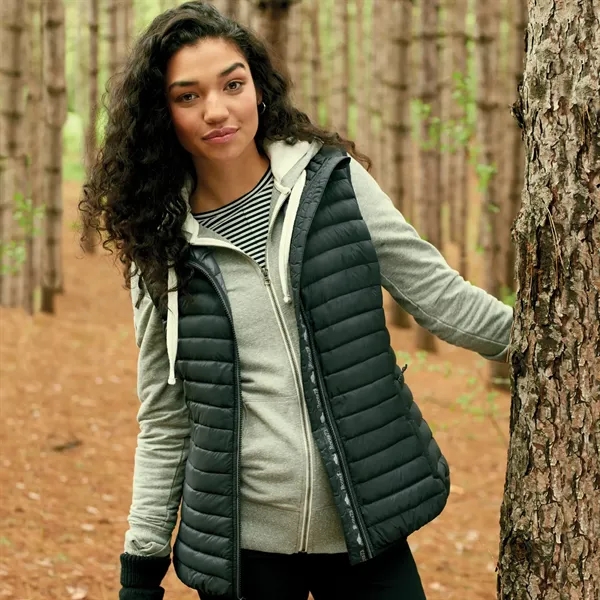 Black (995) color option for Women's Eaglecove Roots73 Down Vest