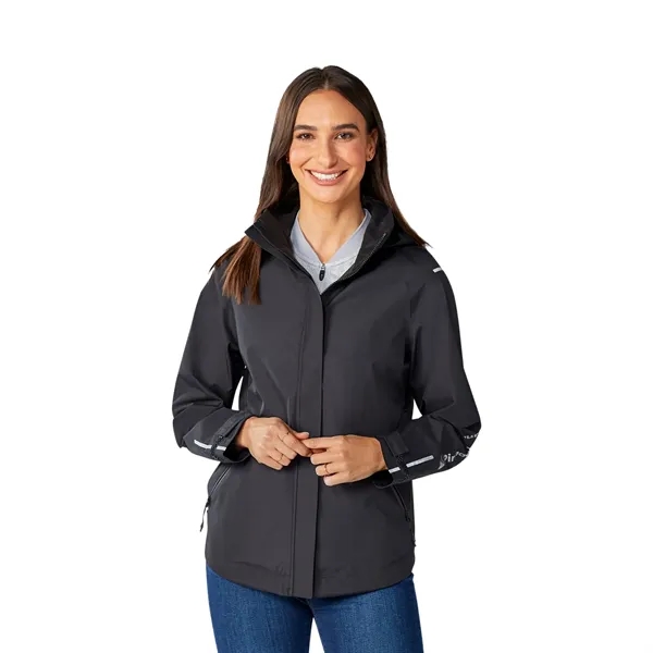 Black (995) color option for Women's Gearhart Softshell Jacket