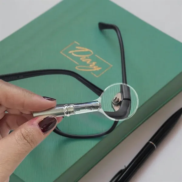 Lifestyle color option for Eyeglass Repair Kit